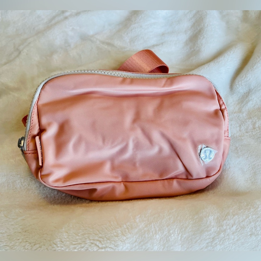 LAST ONE! RARE• LULULEMON everywhere belt bag Melon Sorbet BRAND NEW COLOR - Picture 5 of 17